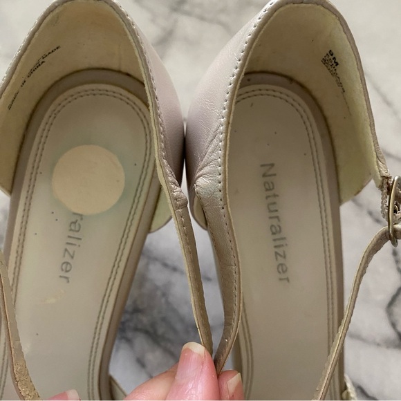 NATURALIZER Genuine Leather Vintage Open Toe Heels - Picture 5 of 9